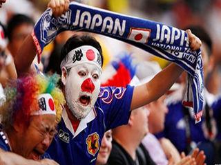 اقدام ارزشمند طرفداران تیم ملی ژاپن پس از پایان بازی با کلمبیا+فیلم 