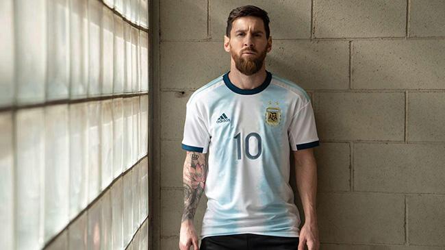 رونمایی از پیراهن جدید تیم ملی آرژانتین برای کوپا آمریکا 2019 + عکس