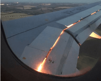 فوری؛بال هواپیمای بازیکنان تیم ملی عربستان دچار آتش سوزی شد!