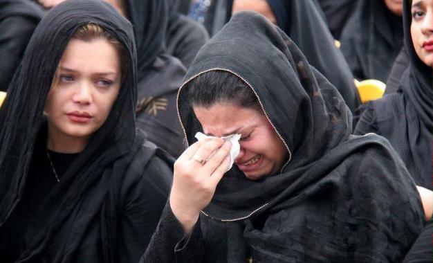 اشک های همسر هادی نوروزی در مراسم اولین سالگردِ کاپیتان