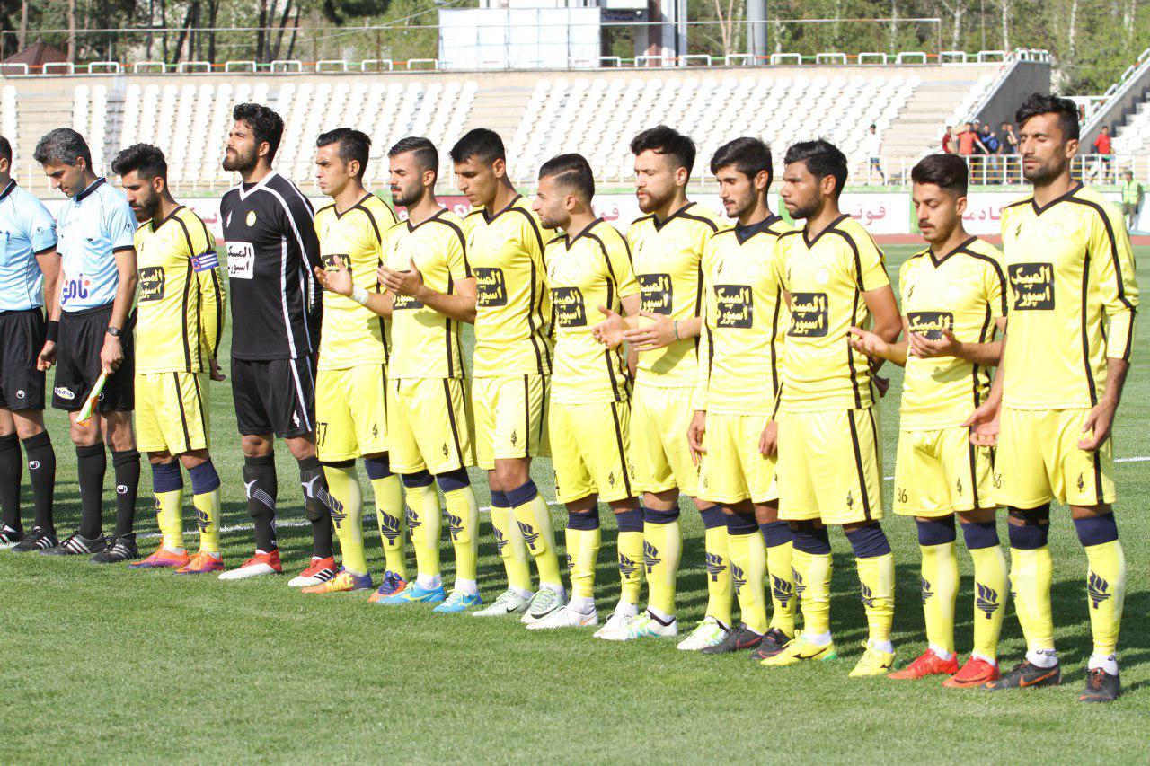 داوود مهابادی با کمترین تغییر کاکوهای شیرازی را آماده رقابت در لیگ یک می‌کند