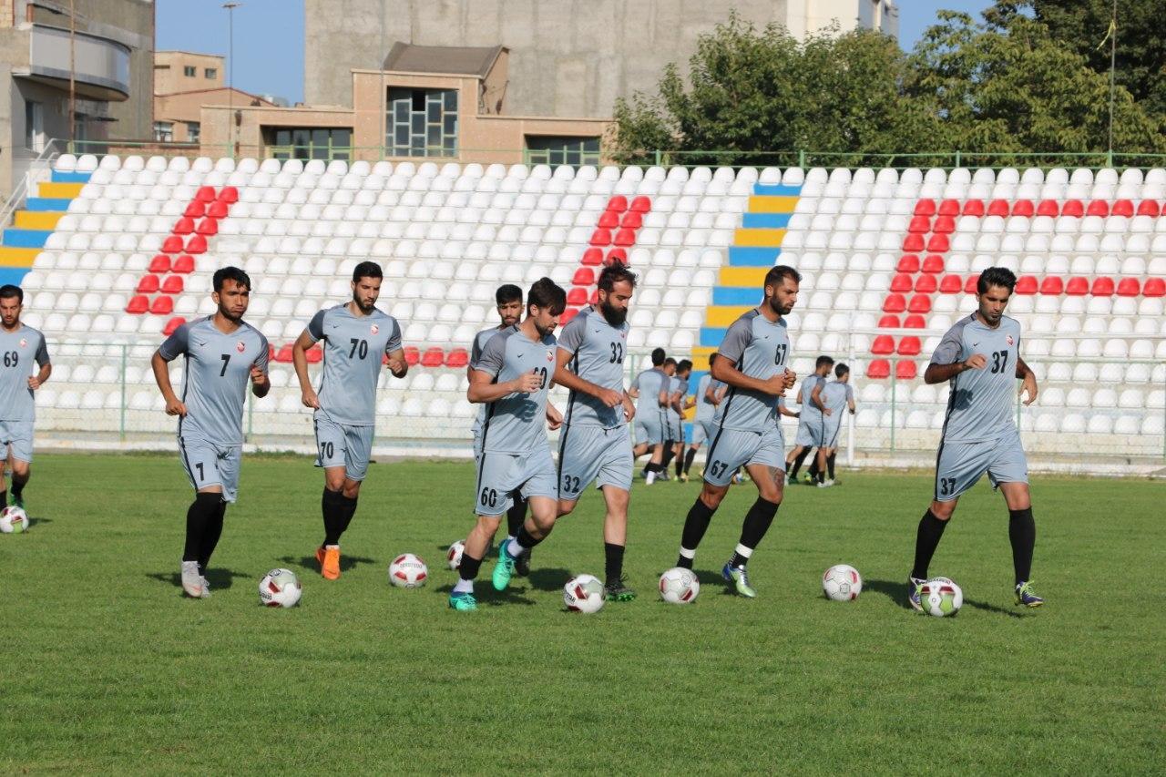 تمرین امروز تیم فوتبال ۹۰ اورمیه به روایت تصویر