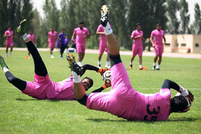 تصاویر/ تمرینات خونه به خونه مازندران در ورزشگاه دو آزادی