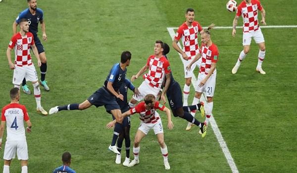 برتری فرانسه مقابل کرواسی در نیمه اول فینال جام جهانی