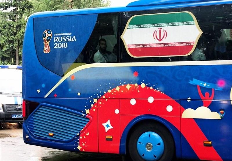 خیابان‌های مسکو در تصرف اتوبوس تیم ملی ایران + تصاویر