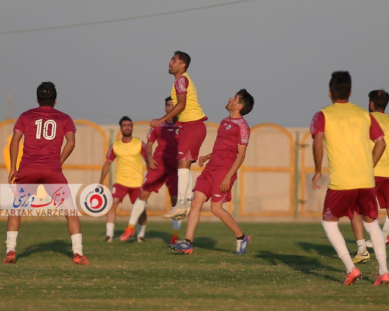 گزارش تصویری : تمرینات تیم فوتبال شهرداری ماهشهر زیر نظر حسن شیرعلی