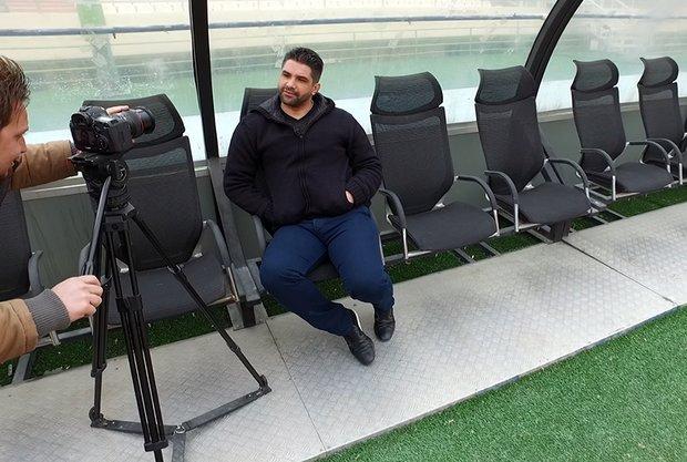 استقلالی معروف: غیر فوتبالی ها تمام میزها را آشغال کرده اند 