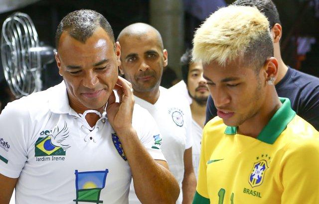 ستاره سابق تیم ملی فوتبال برزیل به ستایش از نیمار پرداخت 