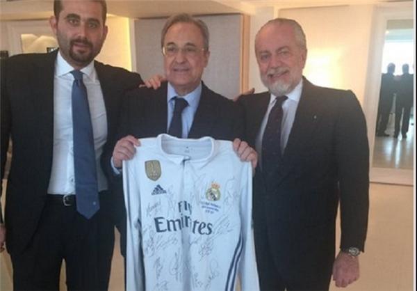 اهدای پیراهن رئال مادرید را به رئیس باشگاه ناپولی
