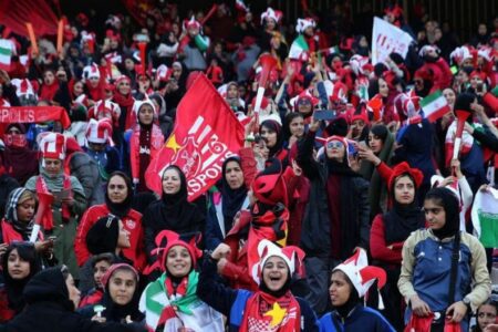 حضور تماشاگران خانم در دیدار پرسپولیس و چادرملو