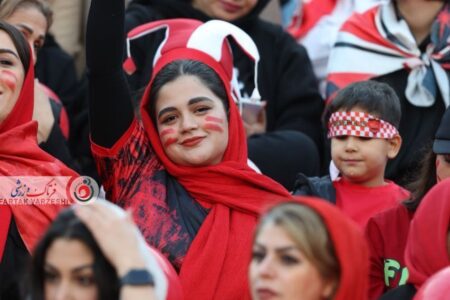 گزارش تصویری/حضور پرشور بانوان پرسپولیس و سپاهان در ورزشگاه آرادی